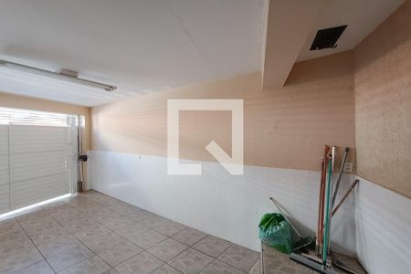 Casa à venda com 100m², 2 quartos e 1 vaga Casa à venda com 100m², 2 quartos e 1 vagaQuintal