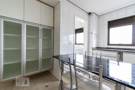 Apartamento à venda com 280m², 3 quartos e 4 vagasCozinha