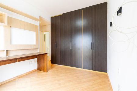 Apartamento à venda com 280m², 3 quartos e 4 vagasSuíte 2