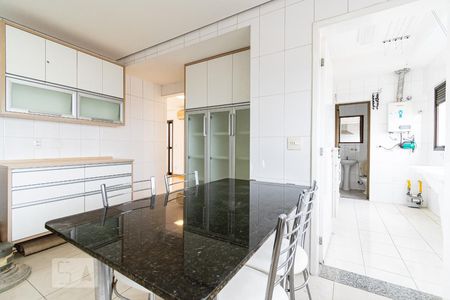 Apartamento à venda com 280m², 3 quartos e 4 vagasCozinha