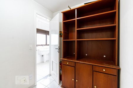 Apartamento à venda com 280m², 3 quartos e 4 vagasQuarto de Serviço