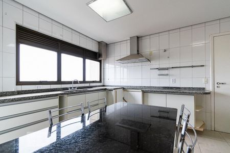 Apartamento à venda com 280m², 3 quartos e 4 vagasCozinha
