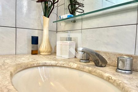 Banheiro da Suíte de casa à venda com 3 quartos, 80m² em Parque Jabaquara, São Paulo