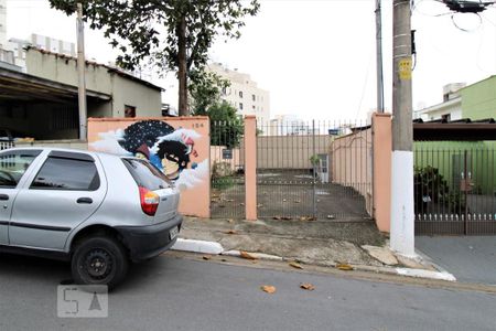 Casa à venda com 270m², 2 quartos e 2 vagas Casa à venda com 270m², 2 quartos e 2 vagasFachada