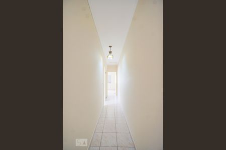 Casa à venda com 150m², 3 quartos e 2 vagasCorredor dos qiuartos