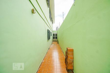 Casa à venda com 150m², 3 quartos e 2 vagasCorredor lateral