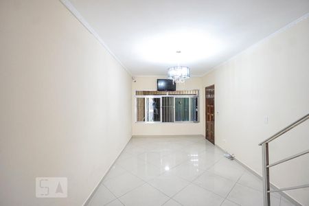 Casa à venda com 150m², 3 quartos e 2 vagasSala