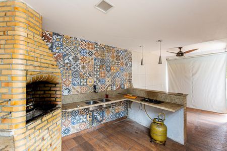 Casa de condomínio à venda com 362m², 4 quartos e 2 vagas Casa de condomínio à venda com 362m², 4 quartos e 2 vagasChurrasqueira