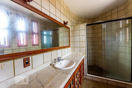 Casa de condomínio à venda com 362m², 4 quartos e 2 vagas Casa de condomínio à venda com 362m², 4 quartos e 2 vagasBanheiro da Suíte 3