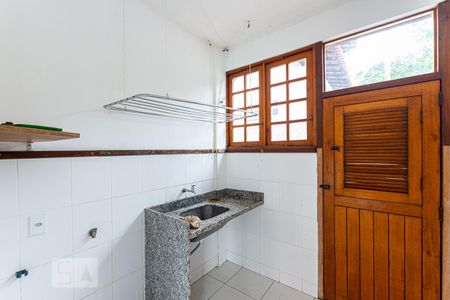 Casa de condomínio à venda com 362m², 4 quartos e 2 vagas Casa de condomínio à venda com 362m², 4 quartos e 2 vagasÁrea de Serviço