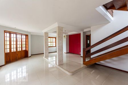 Casa de condomínio à venda com 362m², 4 quartos e 2 vagasSala