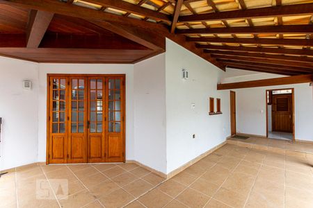 Casa de condomínio à venda com 362m², 4 quartos e 2 vagas Casa de condomínio à venda com 362m², 4 quartos e 2 vagasVaranda dos Fundos