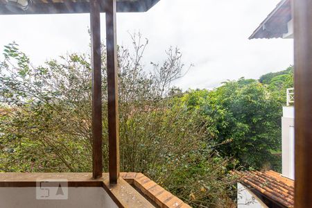 Casa de condomínio à venda com 362m², 4 quartos e 2 vagas Casa de condomínio à venda com 362m², 4 quartos e 2 vagasVista