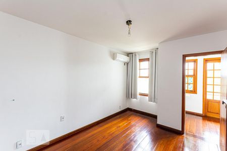 Suite 1 de casa de condomínio para alugar com 4 quartos, 362m² em Badu, Niterói