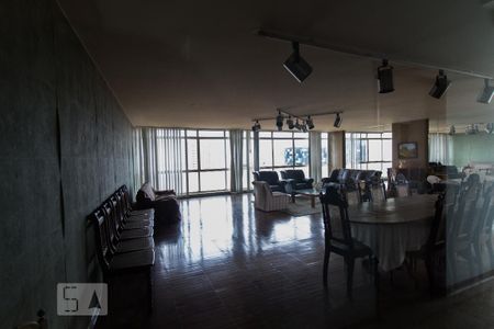 Apartamento para alugar com 110m², 4 quartos e 1 vaga Apartamento para alugar com 110m², 4 quartos e 1 vagaÁrea comum - Salão de festas