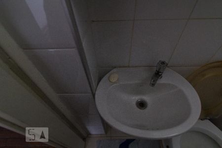 Lavabo de apartamento para alugar com 4 quartos, 110m² em Centro, Sorocaba