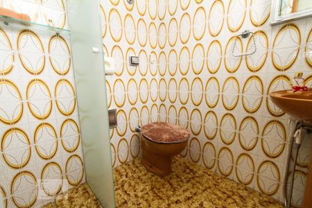 Casa à venda com 300m², 3 quartos e 6 vagasBanheiro da Suite