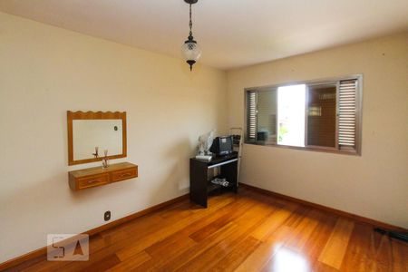 Casa à venda com 300m², 3 quartos e 6 vagasSuite