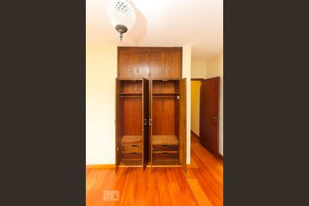 Casa à venda com 300m², 3 quartos e 6 vagasQuarto 03