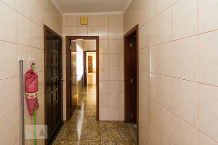 Casa à venda com 300m², 3 quartos e 6 vagasCorredor