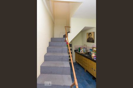 Casa à venda com 300m², 3 quartos e 6 vagasescada