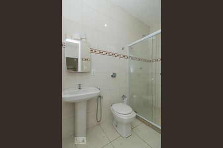 Banheiro de casa para alugar com 1 quarto, 50m² em Marechal Hermes, Rio de Janeiro