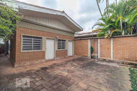 Casa à venda com 400m², 4 quartos e 3 vagasÁrea externa - quintal