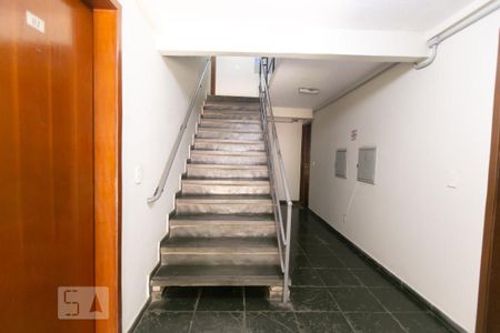 Apartamento à venda com 49m², 2 quartos e 1 vagaEscada