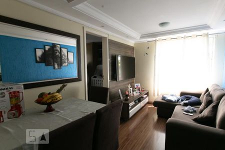 Sala de apartamento à venda com 2 quartos, 49m² em Vila Carmosina, São Paulo