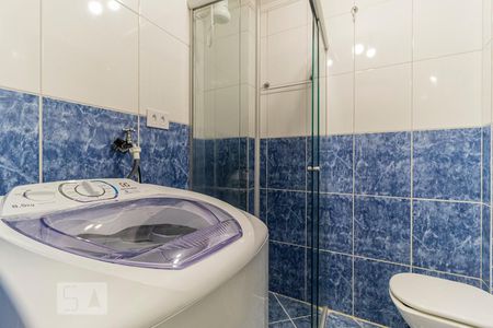 Banheiro de kitnet/studio para alugar com 1 quarto, 27m² em Consolação, São Paulo