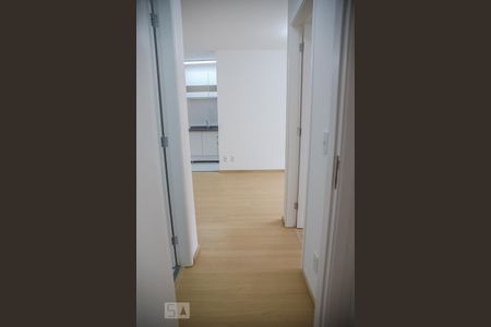 Corredor de apartamento para alugar com 2 quartos, 61m² em Osvaldo Cruz, São Caetano do Sul