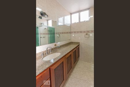 Casa à venda com 155m², 3 quartos e 2 vagasBanheiro da Suíte