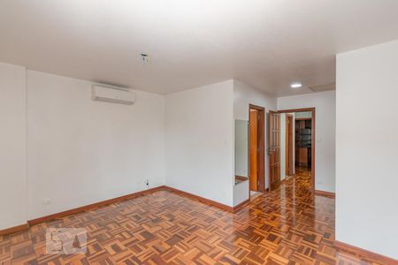 Casa à venda com 155m², 3 quartos e 2 vagasSuíte