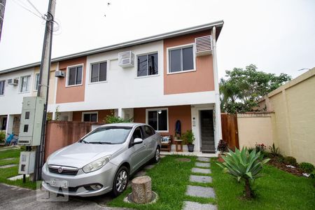 Casa à venda com 80m², 3 quartos e 1 vaga Casa à venda com 80m², 3 quartos e 1 vagaFachada da Casa