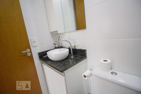 Casa à venda com 80m², 3 quartos e 1 vaga Casa à venda com 80m², 3 quartos e 1 vagaBanheiro