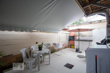 Casa à venda com 80m², 3 quartos e 1 vaga Casa à venda com 80m², 3 quartos e 1 vagaQuintal