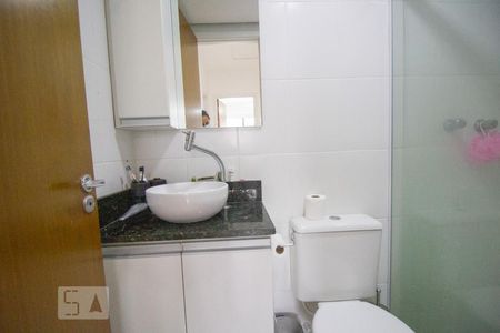 Casa à venda com 80m², 3 quartos e 1 vaga Casa à venda com 80m², 3 quartos e 1 vagaBanheiro