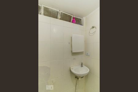 Banheiro de kitnet/studio à venda com 1 quarto, 28m² em Vila Buarque, São Paulo