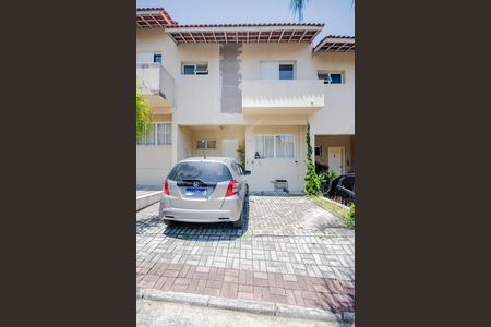 Casa de condomínio à venda com 112m², 3 quartos e 2 vagasFachada