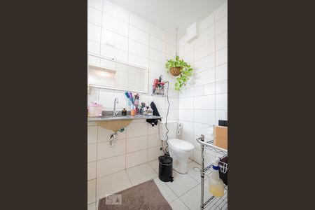 Casa de condomínio à venda com 112m², 3 quartos e 2 vagasBanheiro 1