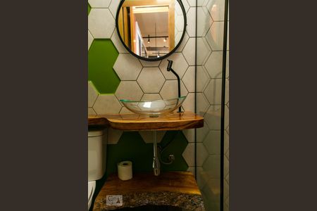 Banheiro de kitnet/studio para alugar com 1 quarto, 38m² em Vila Gustavo, São Paulo