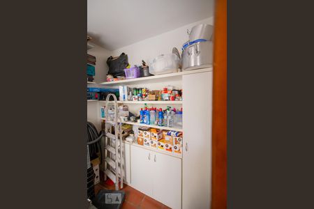 Casa de condomínio à venda com 250m², 3 quartos e 2 vagasLavanderia