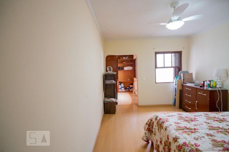 Casa de condomínio à venda com 250m², 3 quartos e 2 vagasSuite