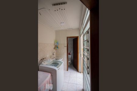 Casa de condomínio à venda com 250m², 3 quartos e 2 vagasLavanderia