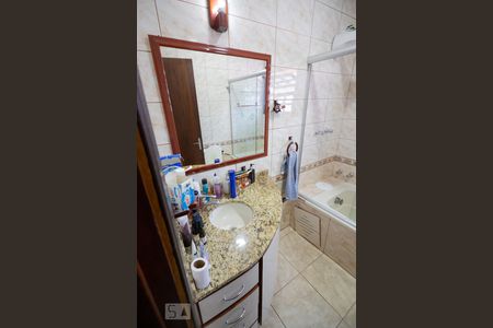 Casa de condomínio à venda com 250m², 3 quartos e 2 vagasSuite