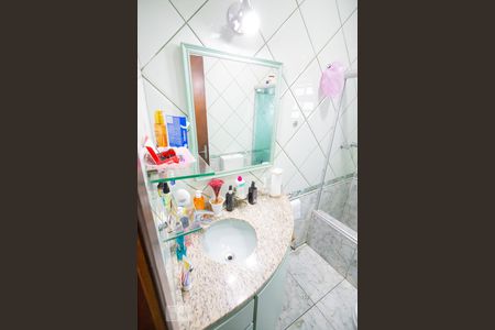 Casa de condomínio à venda com 250m², 3 quartos e 2 vagasBanheiro Social