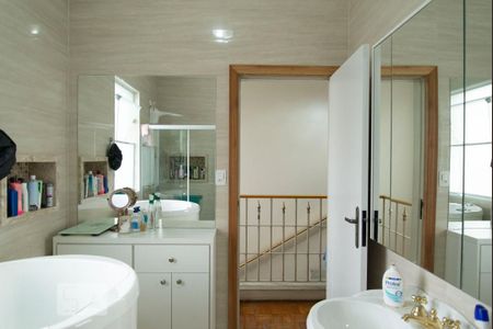 Casa à venda com 365m², 4 quartos e 4 vagasBanheiro