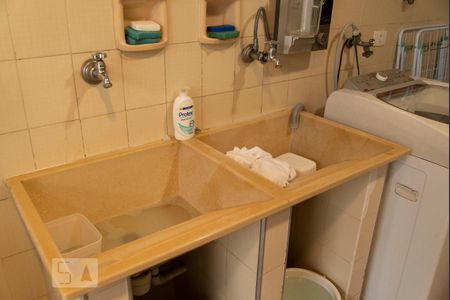 Casa à venda com 365m², 4 quartos e 4 vagasLavanderia