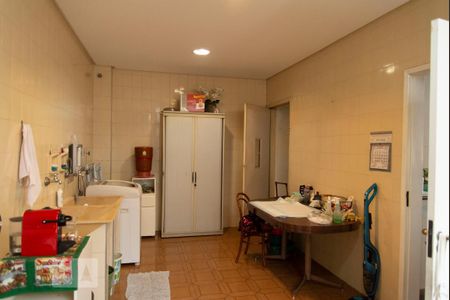 Casa à venda com 365m², 4 quartos e 4 vagasLavanderia