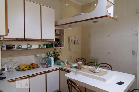 Casa à venda com 365m², 4 quartos e 4 vagasCozinha